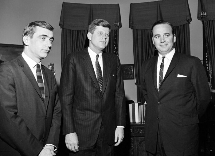  Мердок с президентом Кеннеди. 1961 год. /Фото: www.jfklibrary.org