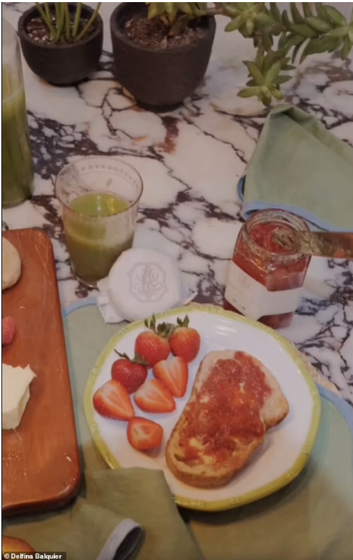 Судьба остальных 47 банок клубничного джема (по виду больше похож не на джем, а на закуску-хреновину, причем не самую удачную) из лимитированной коллекции Меган Маркл и её нового бренда American...-2 Судьба остальных 47 банок клубничного джема (по виду больше похож не на джем, а на закуску-хреновину, причем не самую удачную) из лимитированной коллекции Меган Маркл и её нового бренда American...-2