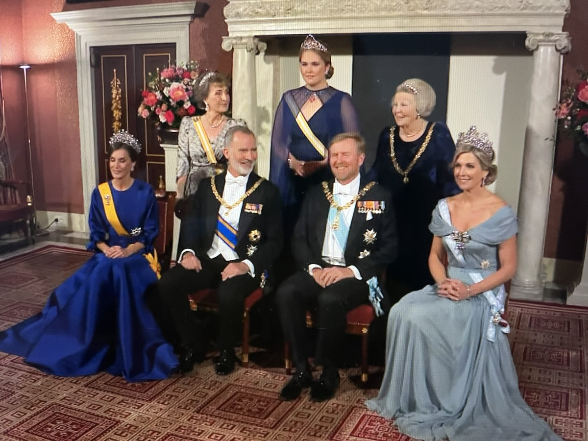 Вчера, 17 апреля, в Нидерландах состоялся государственный ужин в честь визита испанских короля Филиппа и королевы Летиции.-4
