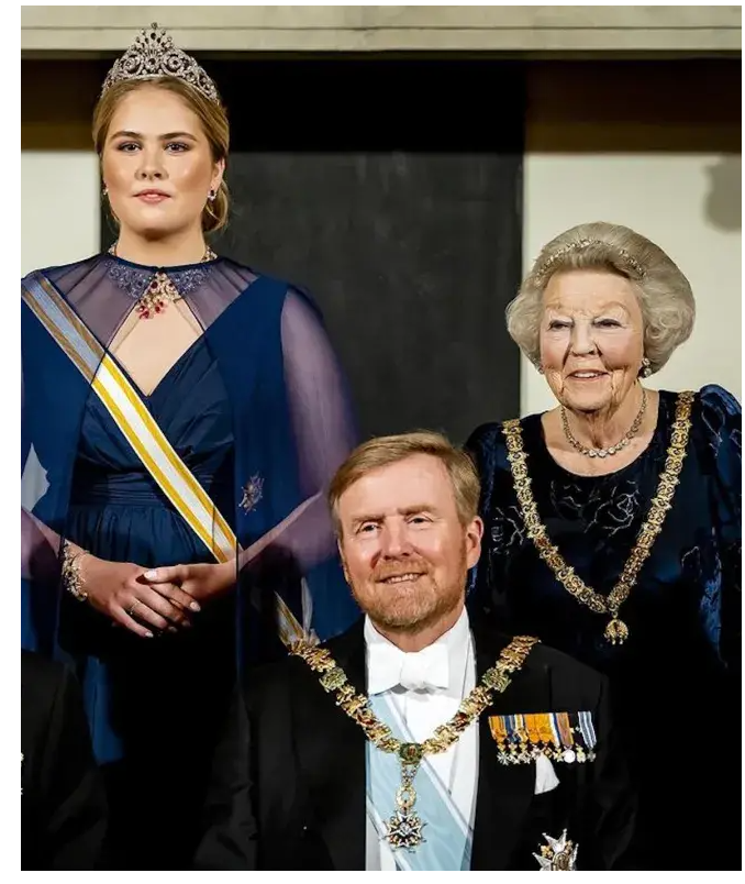Вчера, 17 апреля, в Нидерландах состоялся государственный ужин в честь визита испанских короля Филиппа и королевы Летиции.-8