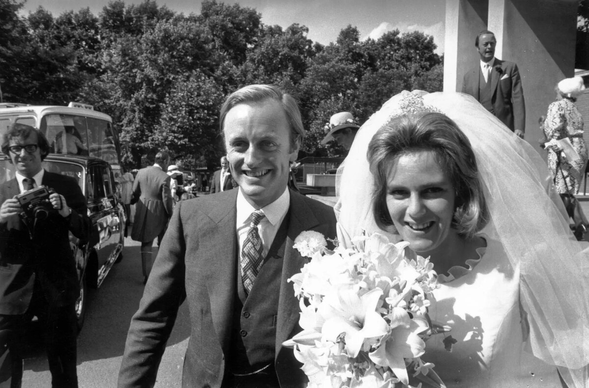 День свадьбы Камиллы Шанд и капитана Эндрю Паркера Боулза 4 июля 1973 года.