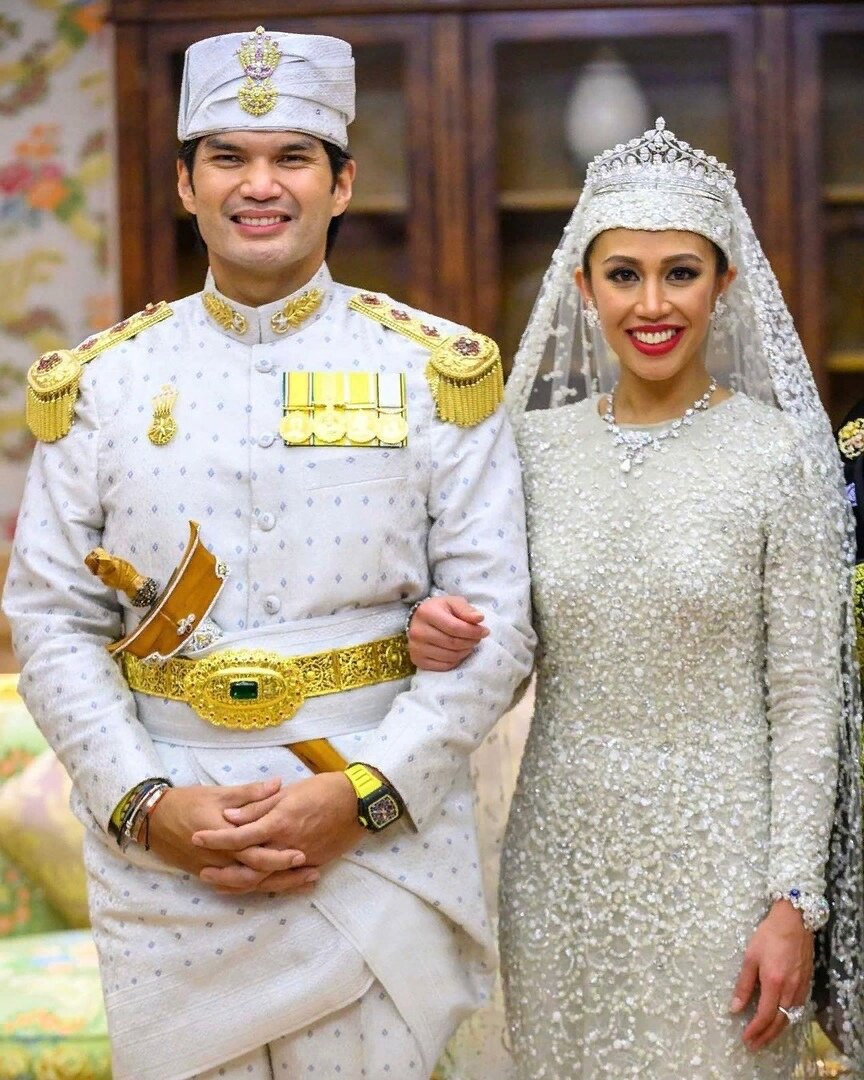 Как прошла недавняя свадьба принца и принцессы Брунея. Бриллианты немыслимой роскоши