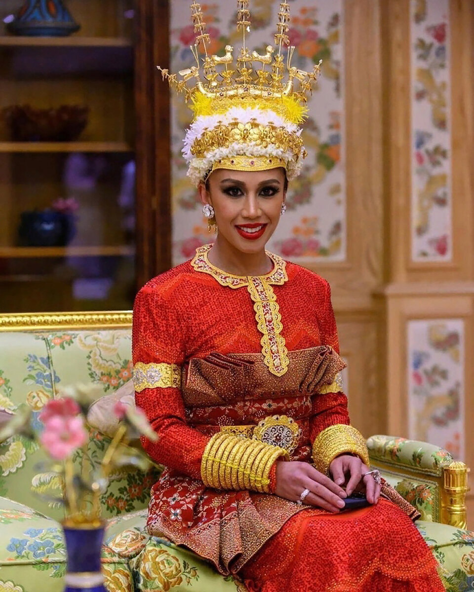 Как прошла недавняя свадьба принца и принцессы Брунея. Бриллианты немыслимой роскоши