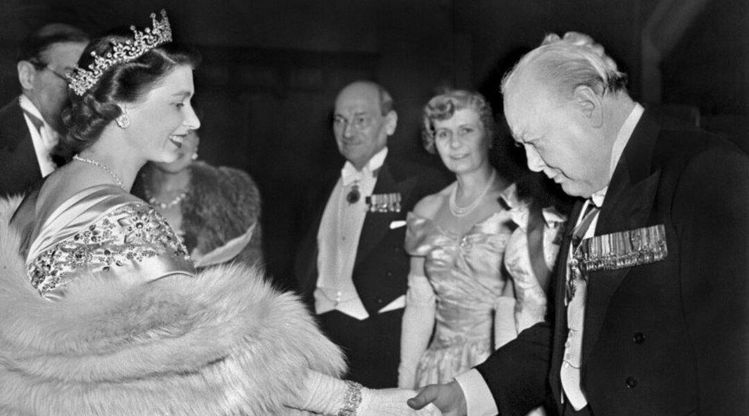 Королева и Черчилль. Источник фото: winstonchurchill.org
