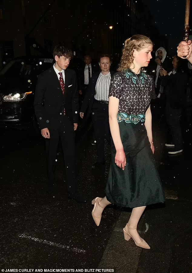 Коронация Чарльза III: семейный ужин королевской семьи Коронация Чарльза III: семейный ужин королевской семьи