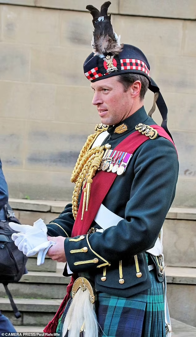 Знакомьтесь, телохранитель короля Чарльза, майор Джонни, ставший усладой для глаз многочисленных поклонников