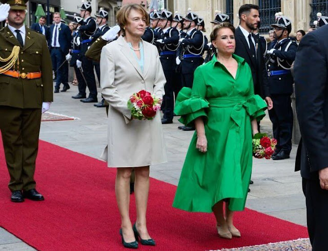 maria-teresa-in-carolina-herrera-green-dress-4.jpg