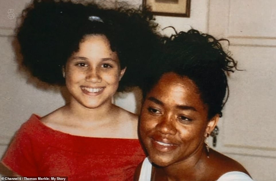 23764054-7919863-Doria_and_Meghan_when_she_was_around_ten_mother_and_daughter_rem-a-138_1579774874658.jpg