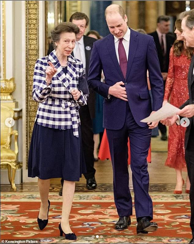 Принцесса Анна с принцем Уильямом на приеме в Букингемском дворце в январе 2020 года. Это одно из двух изображений, опубликованных герцогом Кембриджским в честь дня рождения своей тети.