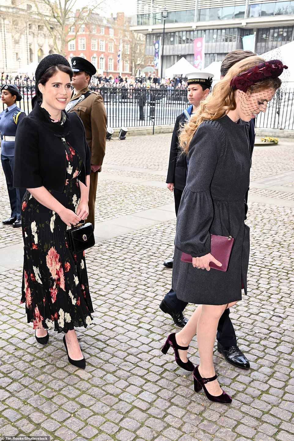 55947723-10663365-Princess_Eugenie_and_Princess_Beatrice_arriving_at_the_poignant_-a-112_1648552329560.jpg