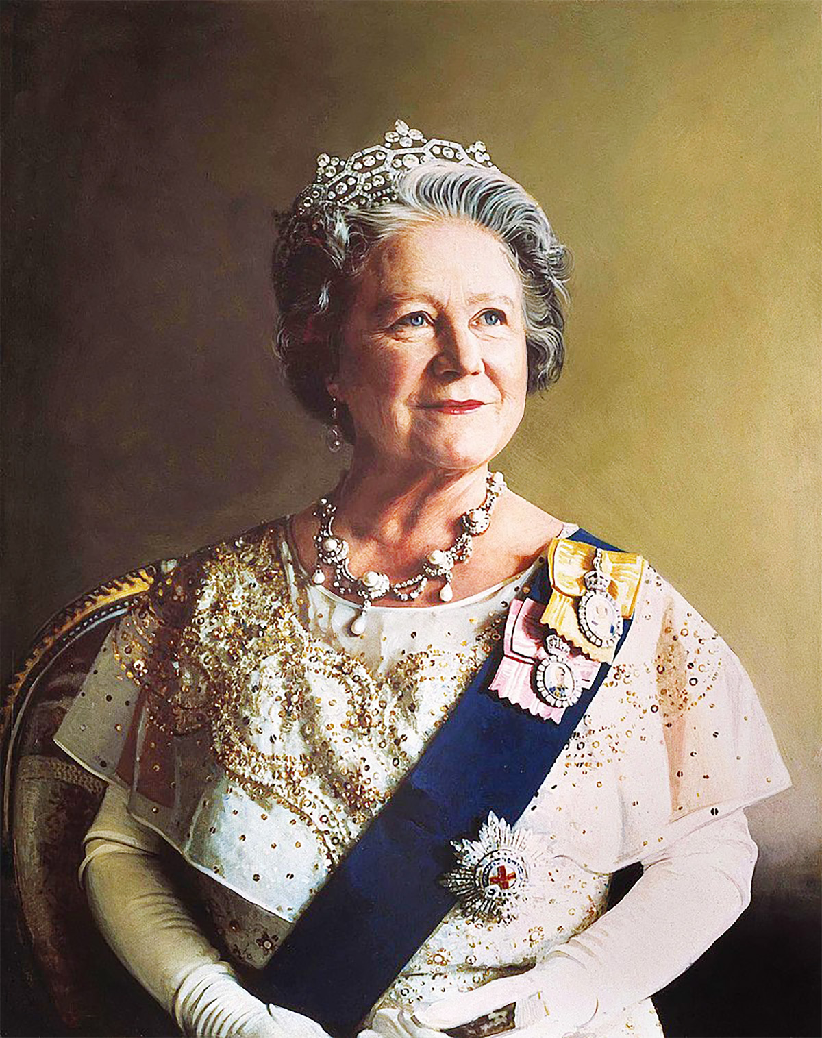 Её Величество королева-консорт Леди Елизавета Боуз-Лайон