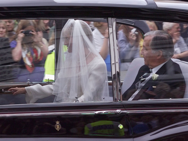 Фото №10 - Папины дочки: самые трогательные фото королевских невест с отцами
