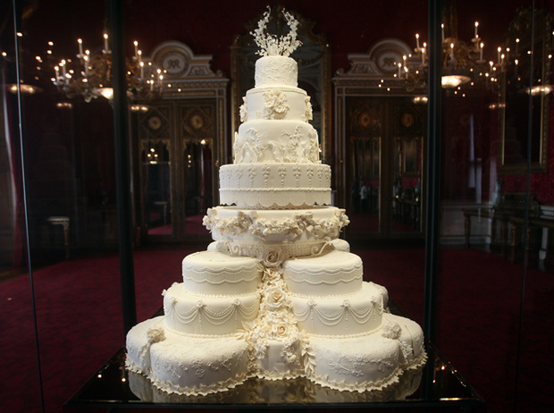 Фото №19 - Сладко: свадебные торты на королевских свадьбах