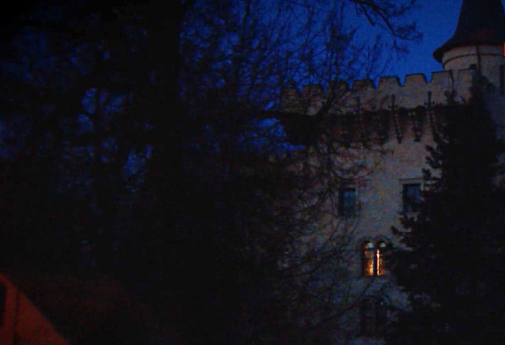 Алла Пугачева продала замок таинственному миллиардеру