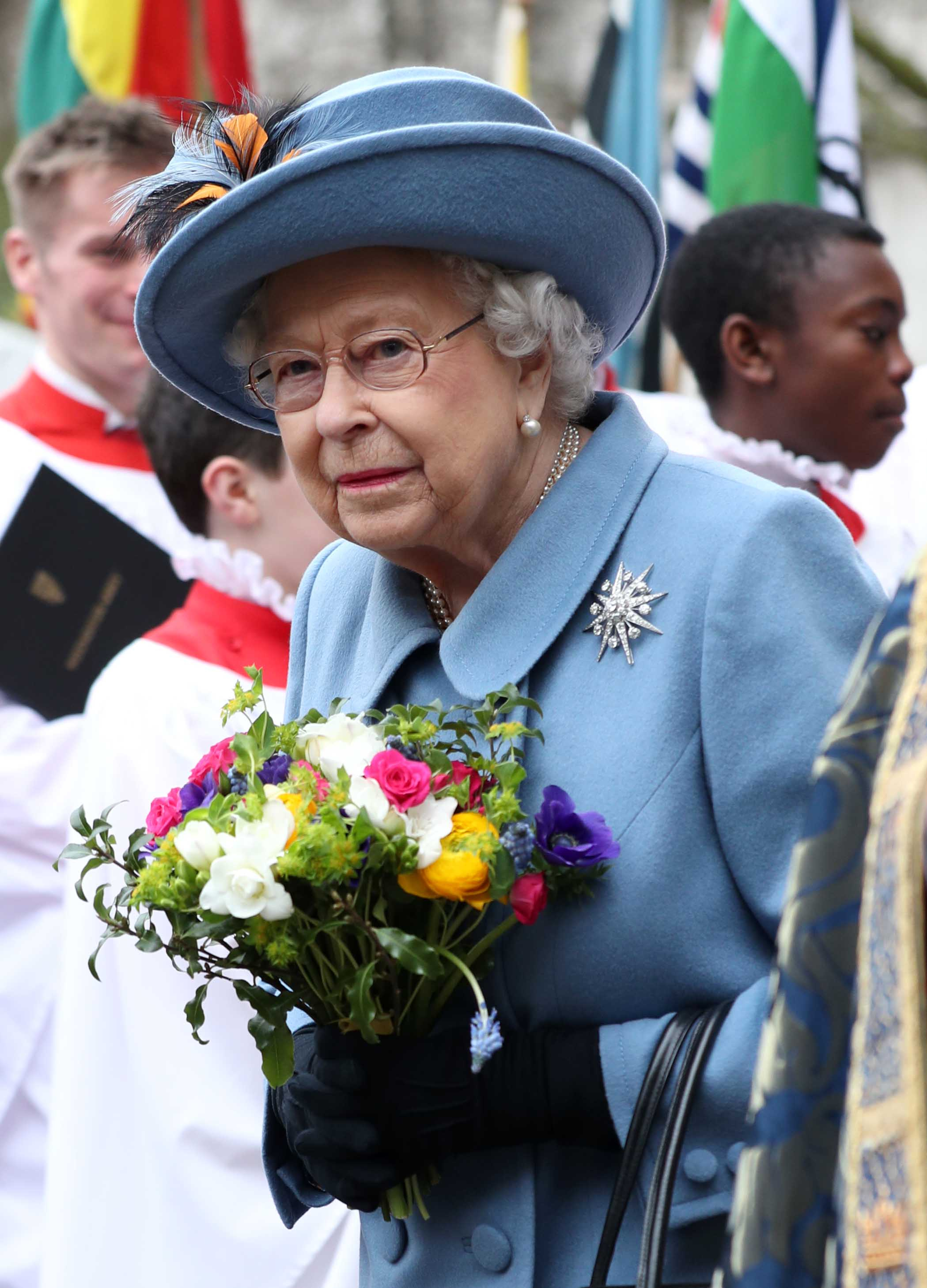  Многие королевские события уже отложены, в том числе выставка цветов в Челси, Дерби и Роял Аскот, а также список наград ко дню рождения королевы.